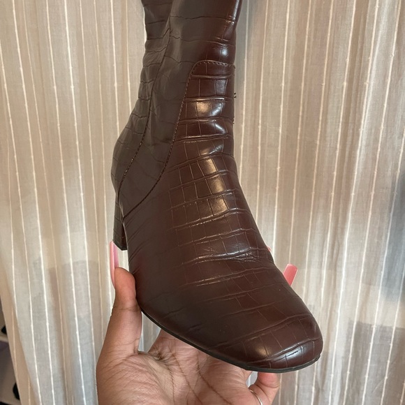 Square Toe Block Heel Knee-High Boot - Picture 5 of 7